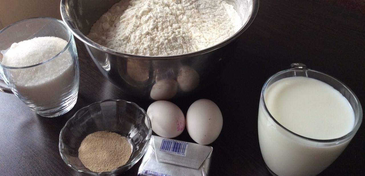 مواد لازم برای طرز تهیه نان شیر مال