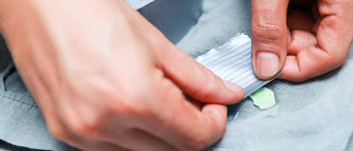 راهنمای از بین بردن 18 لکه از روی لباس