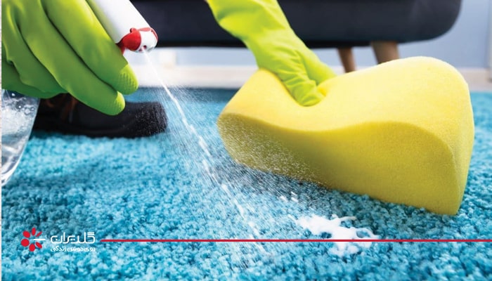 پاک&zwnj;کردن چسب از روی فرش