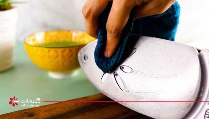 تمیز کردن اتو با خمیردندان